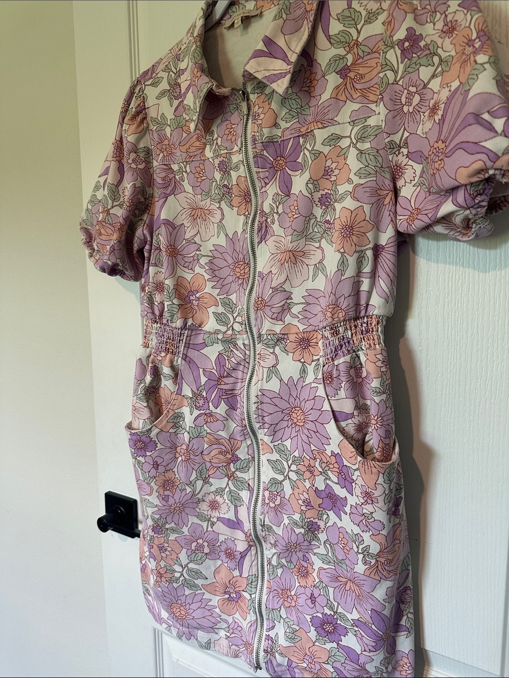 Women’s Skies Are Blue Floral Zip Dress in Lavender, Peach, and Mint